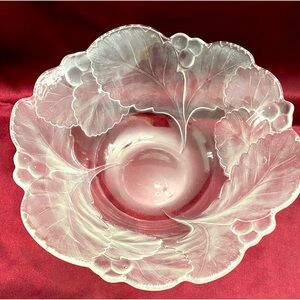 Vtg Large Clear Glass Serving Bowl with Frosted Berries and Leaves on Outer Bowl